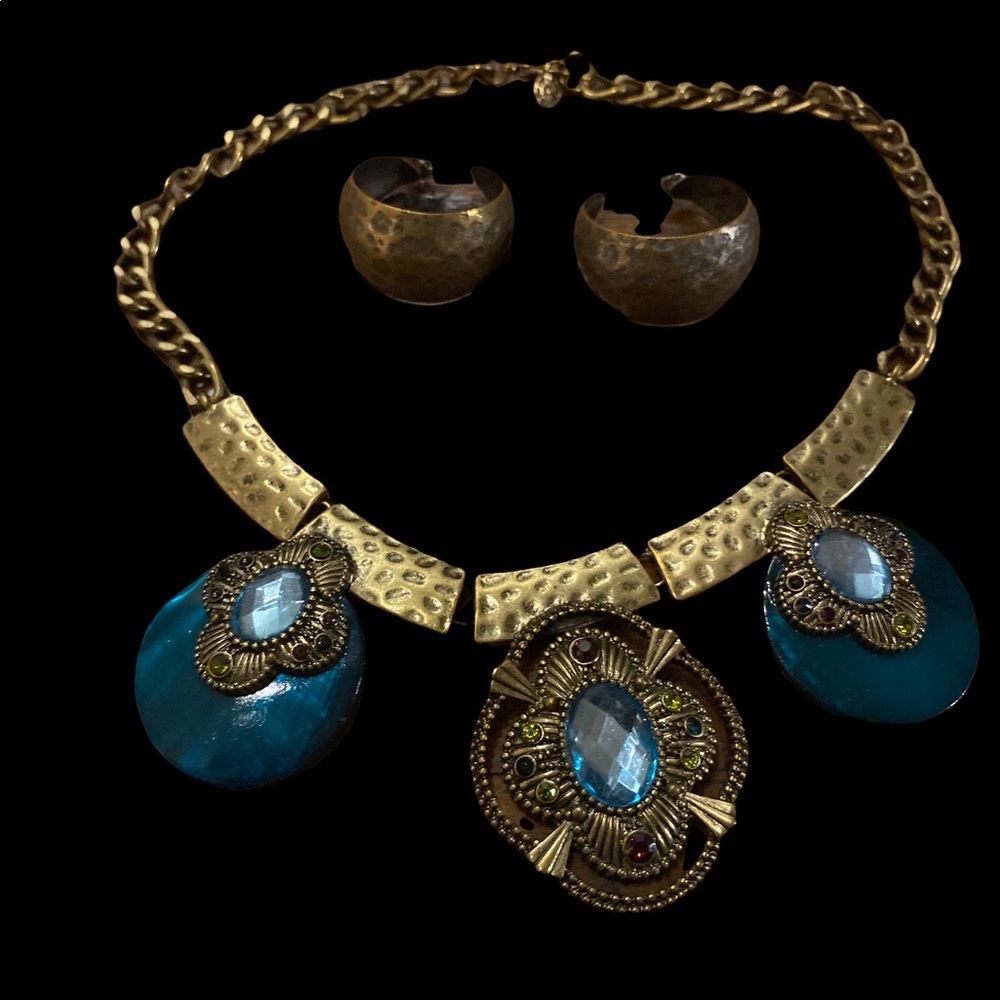 Beautiful necklace and earrings set 79